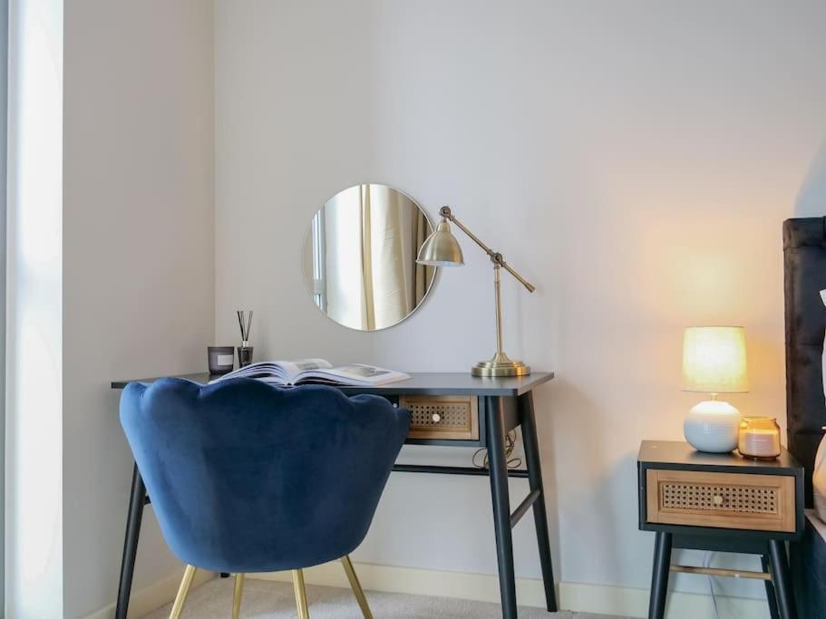런던 Stylish Urban Sanctuary With Parking 아파트 외부 사진