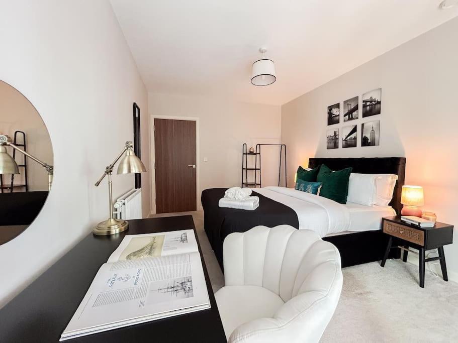 런던 Stylish Urban Sanctuary With Parking 아파트 외부 사진