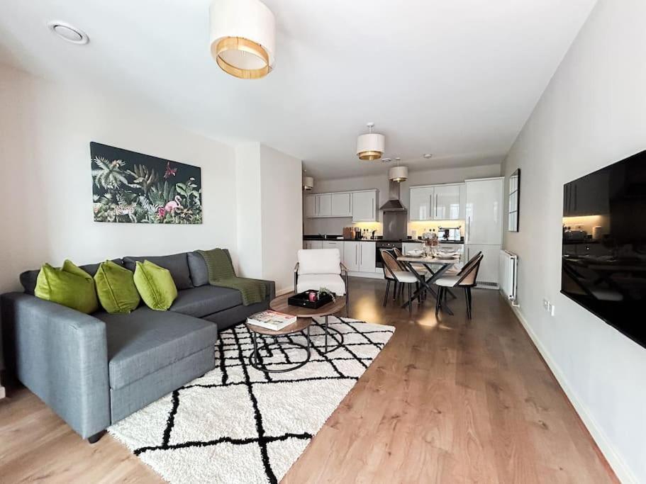 런던 Stylish Urban Sanctuary With Parking 아파트 외부 사진