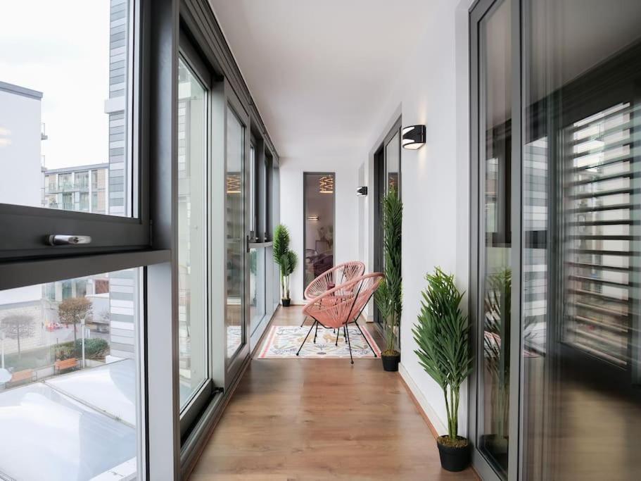 런던 Stylish Urban Sanctuary With Parking 아파트 외부 사진