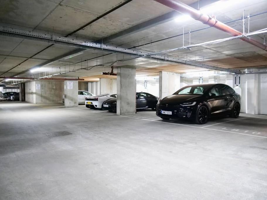런던 Stylish Urban Sanctuary With Parking 아파트 외부 사진