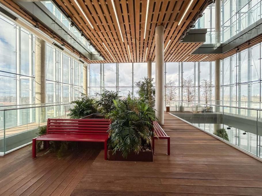 런던 Stylish Urban Sanctuary With Parking 아파트 외부 사진