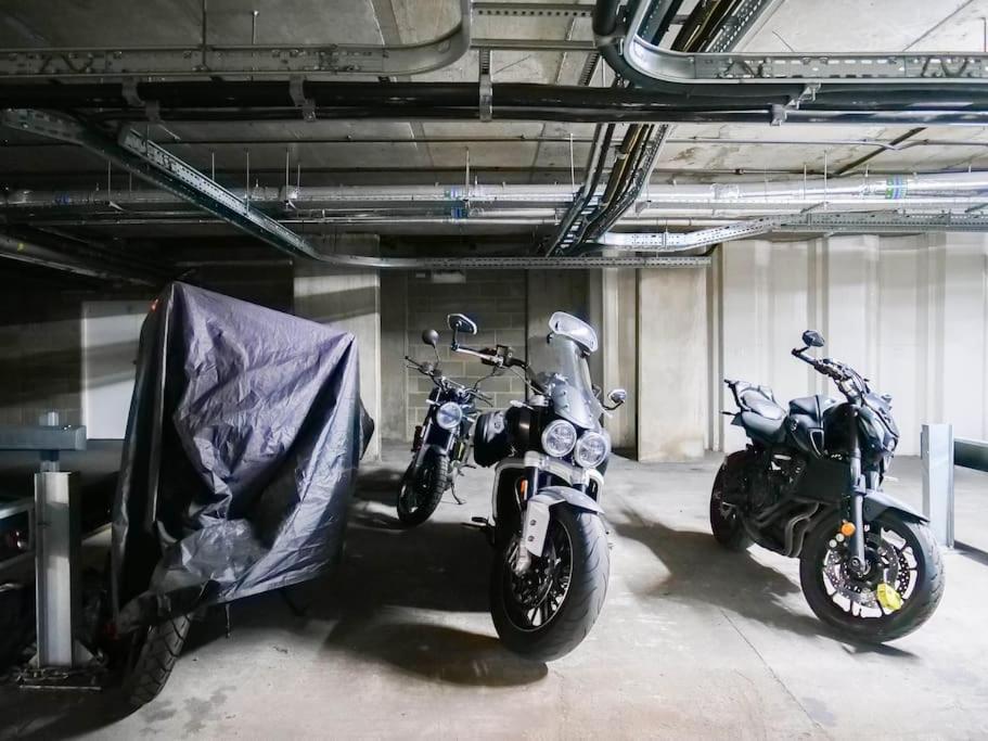 런던 Stylish Urban Sanctuary With Parking 아파트 외부 사진