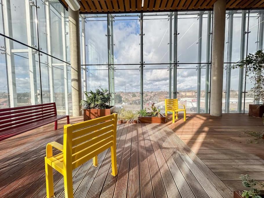 런던 Stylish Urban Sanctuary With Parking 아파트 외부 사진
