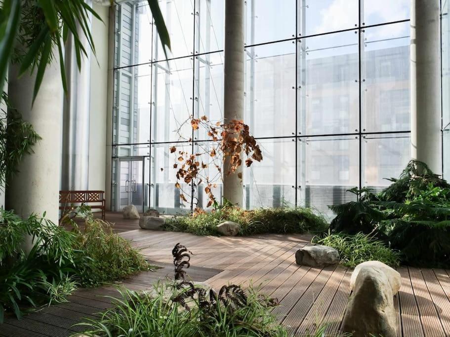 런던 Stylish Urban Sanctuary With Parking 아파트 외부 사진